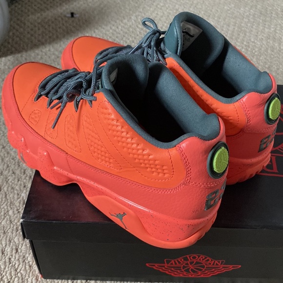 Jordan 9 bright mango barely worn - Picture 3 of 4